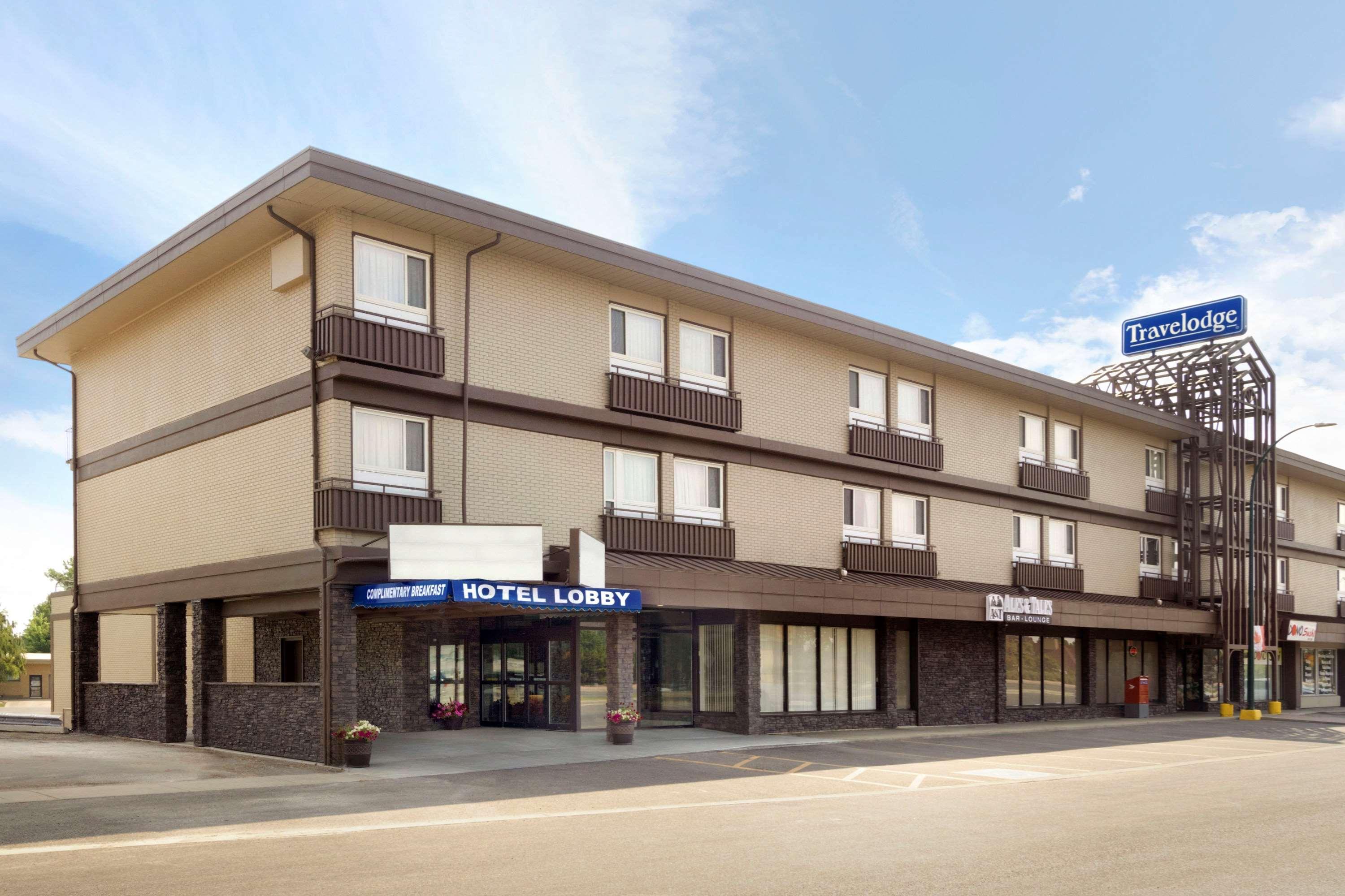 Travelodge By Wyndham Lethbridge Exterior photo